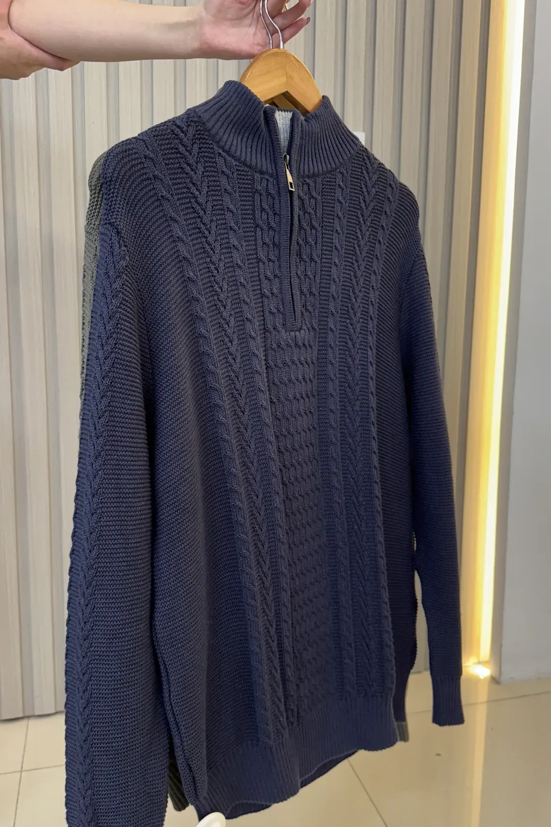 Sweater Cierre Medio