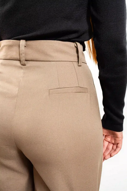 Anne Pant